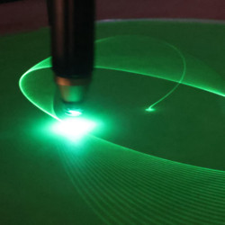 Laserové kyvadlo