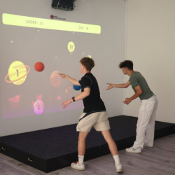 Interactive Ball-Wall - the planet game